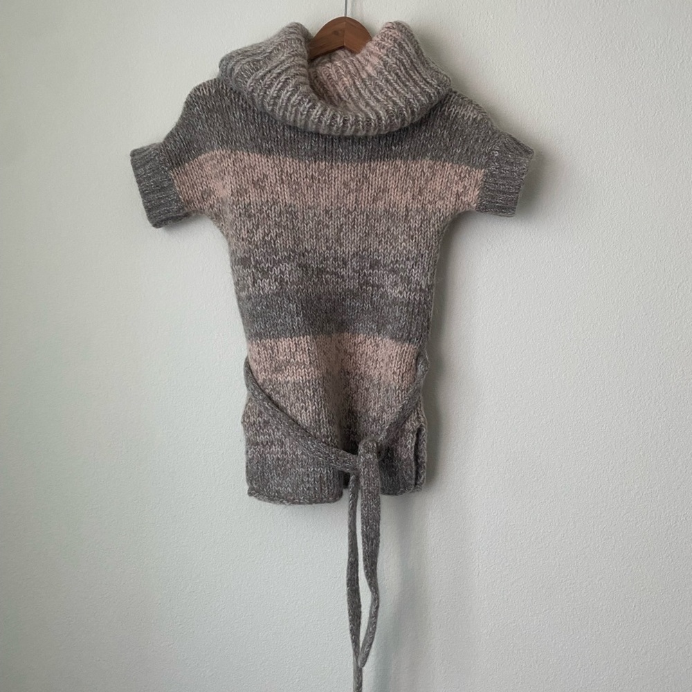 MODA- Turtleneck Short-Sleeve Knit Sweater with Tie - Pink & Gray